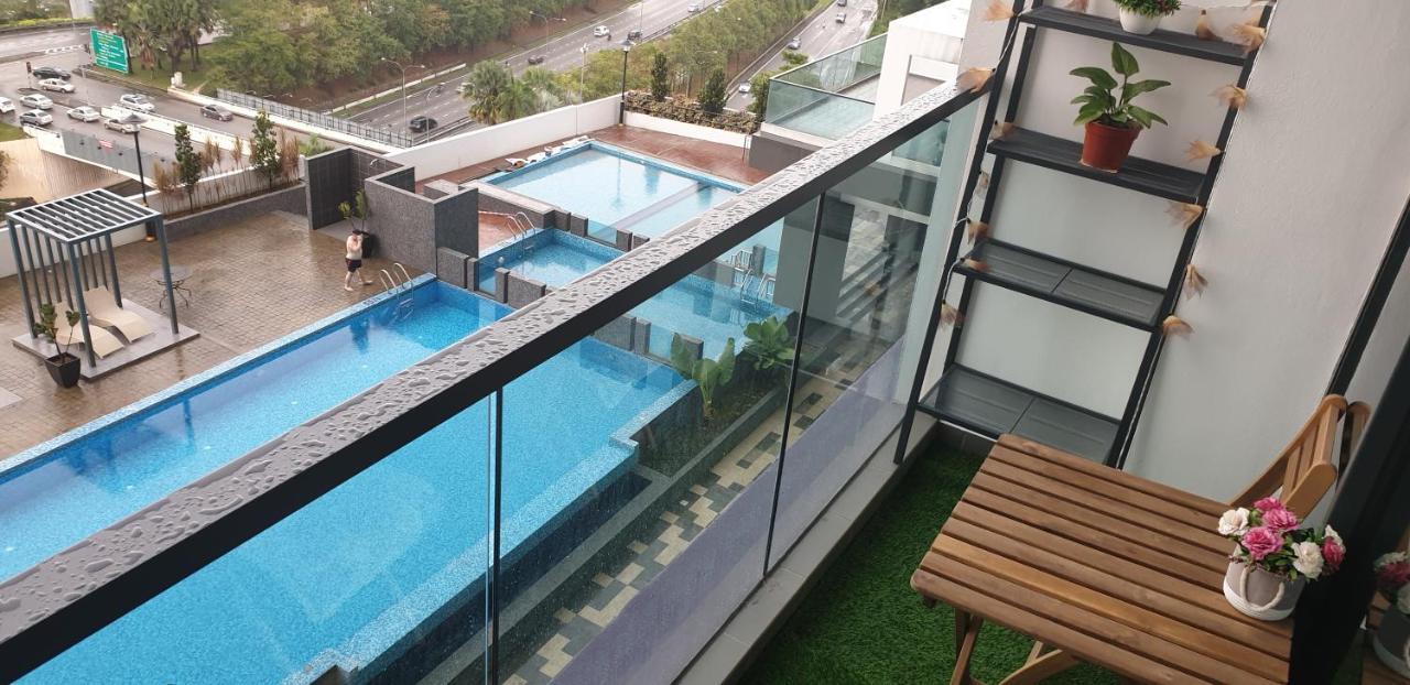 Mlh Deluxe Studio Suites @ Landmark Residence Cheras Exterior photo